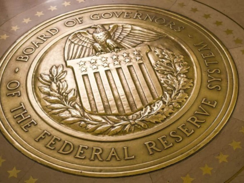 Fed Minutes Show a Divided Board on the Direction of Interest Rates